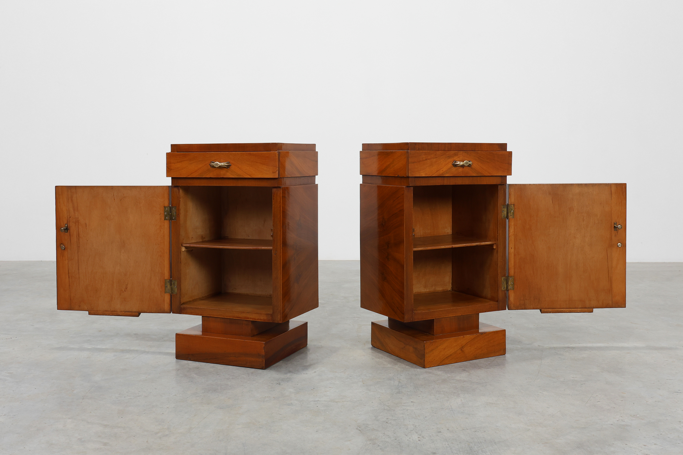 Set of Two Geometric Art Deco Wooden Nightstands, Italy 1920sthumbnail